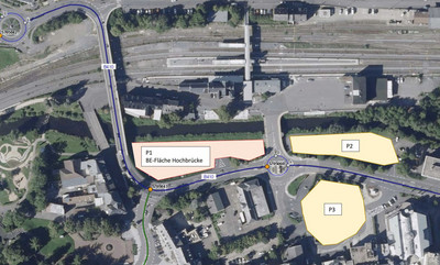 Luftbild des Baufeldes in Gerolstein mit den eingezeichneten, derzeit gesperrten Parkplätzen.