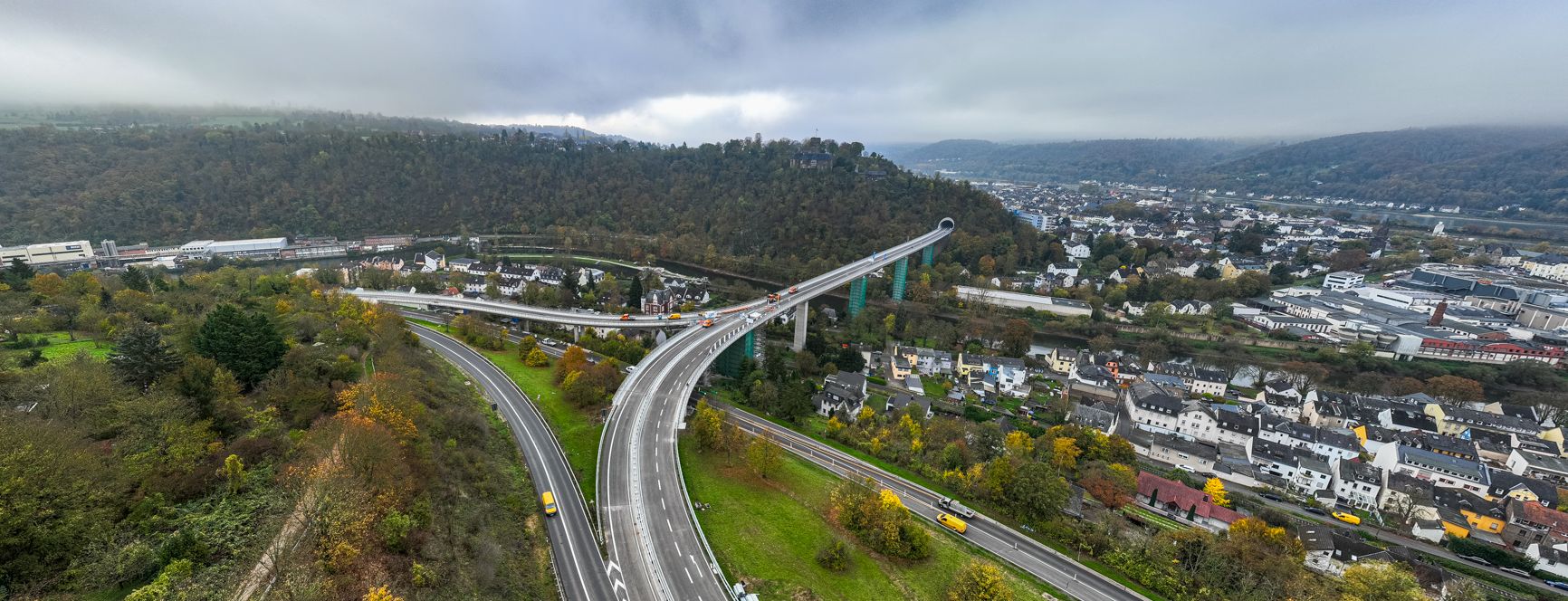 Luftaufnahme der Lahnbrücke in Lahnstein